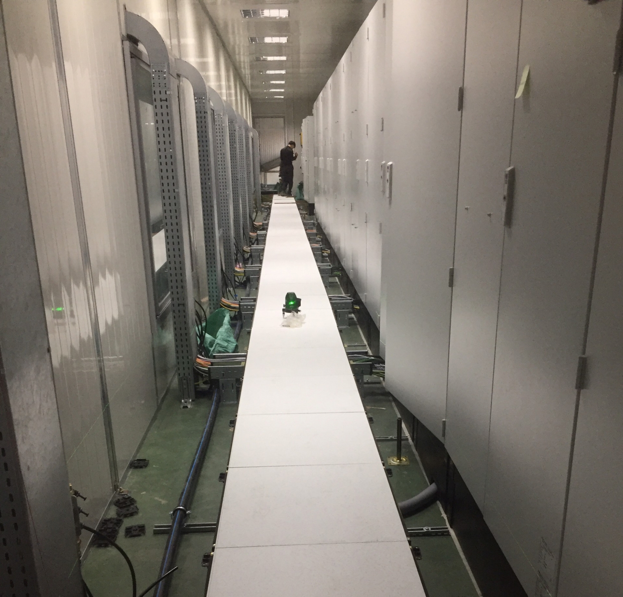 thi công sàn nâng hpl chống tĩnh điện