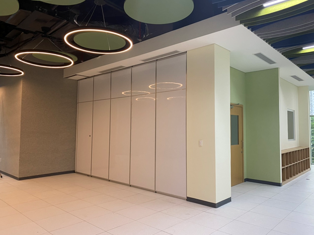 Thi công hoàn thiện hệ thống sàn nâng HPL dự án&nbsp;SSIS