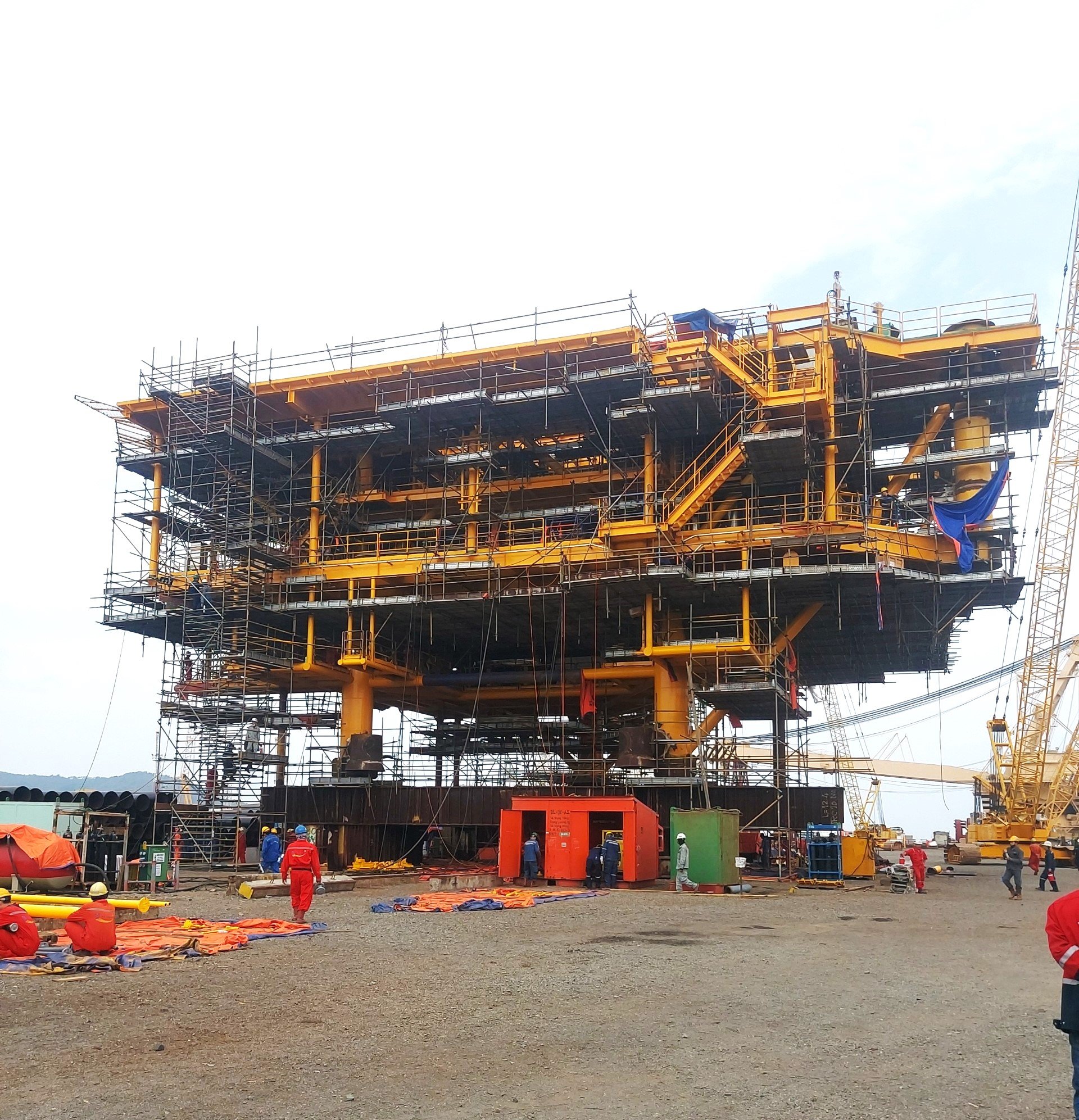 CÔNG TRÌNH RC8 WELLHEAD PLATFORM