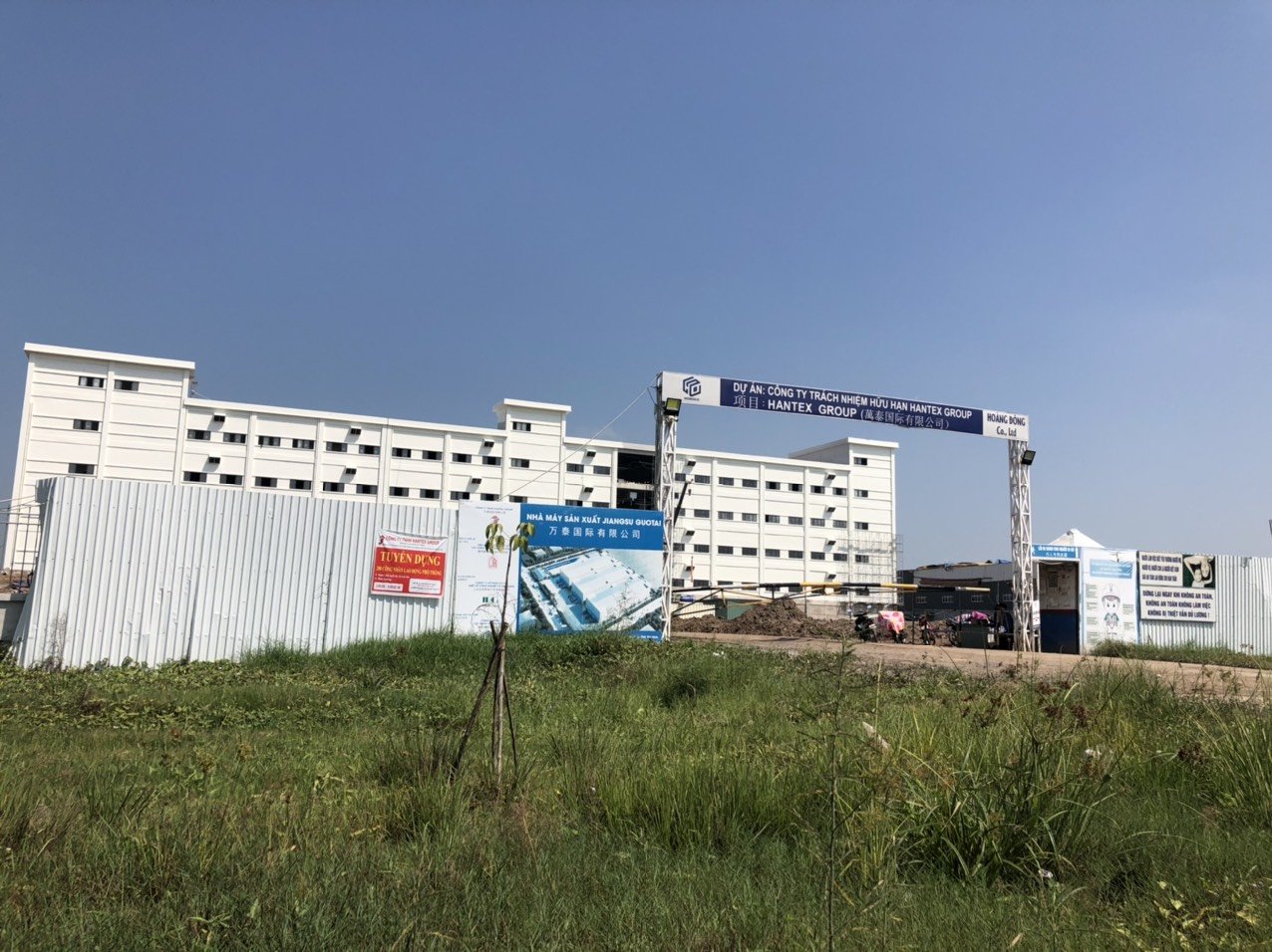 THI CÔNG SÀN NÂNG HPL PHÒNG ĐIỆN NHÀ MÁY HANTEX TÂY NINH